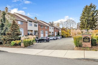 170 Forest St Unit 15, Stamford, CT 06901