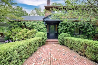 24 Cliff Rd, Tuxedo Park, NY 10987