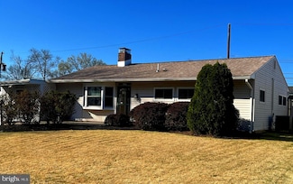 199 Magnolia Dr, Levittown, PA 19054