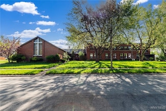 45 Dalton Dr, Tonawanda Town, NY 14223