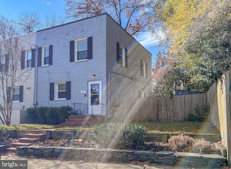 226 Guthrie Ave, Alexandria, VA 22305
