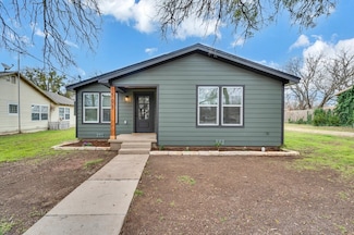 503 3rd St, Valley Mills, TX 76689
