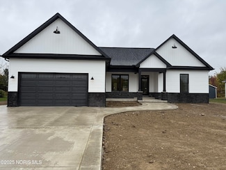 432 Linden St, Pemberville, OH 43450