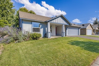 202 NW 25th St, Redmond, OR 97756
