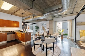 645 W 9th St Unit 318, Los Angeles, CA 90015