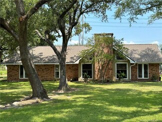 460 Gateway Dr, Lake Charles, LA 70611
