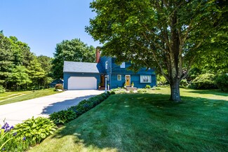 211 Trotting Park Rd, Teaticket, MA 02536