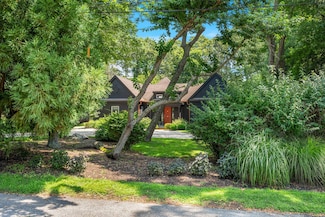37 Coves End Ln, Sag Harbor, NY 11963