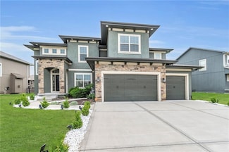 4217 SW Stoney Brook Dr, Lee's Summit, MO 64082