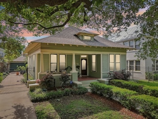1335 Cortlandt St, Houston, TX 77008