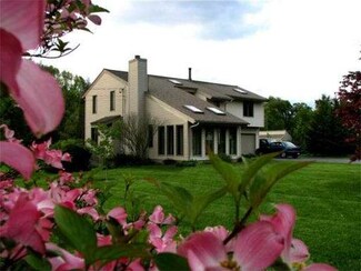 4 Nicholson Hill Rd, Southwick, MA 01077