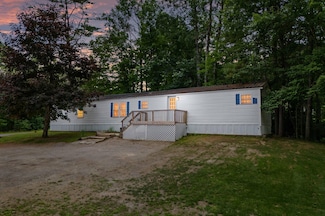 168 Hanscom Rd, Benton, ME 04901