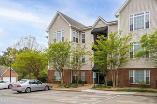 2520 Friedland Place Unit 302, Raleigh, NC 27617
