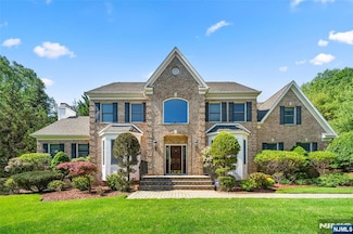 4 Michelle Ct, Harrington Park, NJ 07640