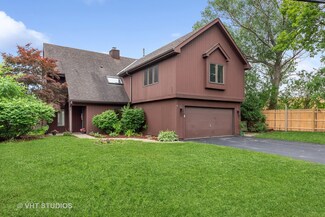 1030 Atkinson Rd, Lake Bluff, IL 60044
