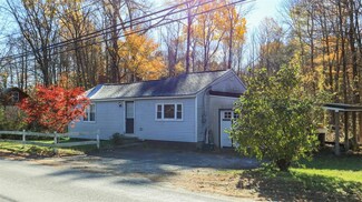 13 Reservoir Dr, Weare, NH 03281