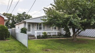804 Carlisle Ave, Belpre, OH 45714
