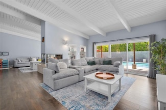 23701 Clarendon St, Woodland Hills, CA 91367