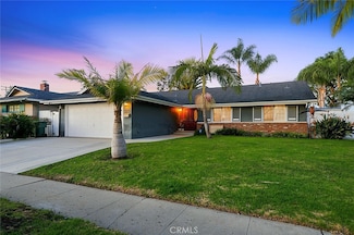 7671 Juliette Low Dr, Huntington Beach, CA 92647