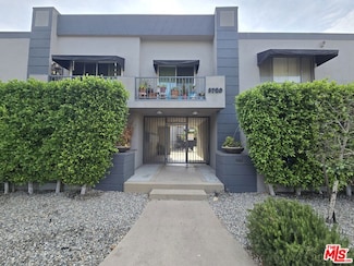 5720 Yolanda Ave, Los Angeles, CA 91356