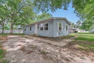 250 S Virginia St, Coal City, IL 60416
