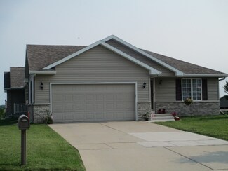 93 N 6th St, Evansville, WI 53536