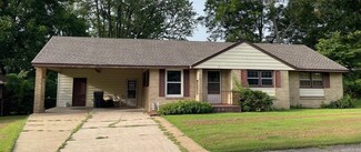 717 Locust Dr, Jonesboro, AR 72401