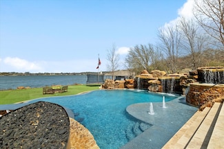 1904 W Emerald Bend Ct, Granbury, TX 76049