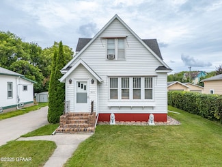 615 Holly Ave, Crookston, MN 56716
