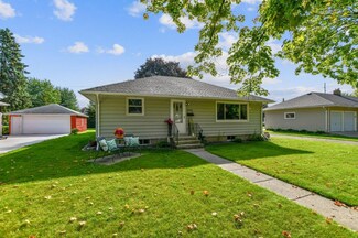 1606 Knight Ave N, Glencoe, MN 55336