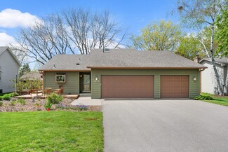4243 Yorktown Dr, Saint Paul, MN 55123