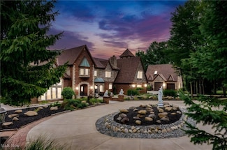 5055 Timber Edge Dr, Richfield, OH 44286