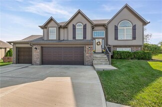 10107 N Cedar Ave, Kansas City, MO 64157