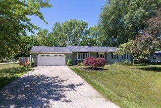 5444 Somerset Dr, Fairview, PA 16415