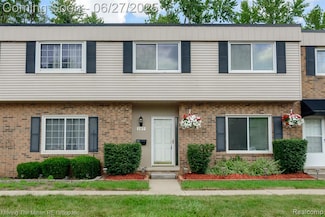 107 Astor Blvd, Belleville, MI 48111