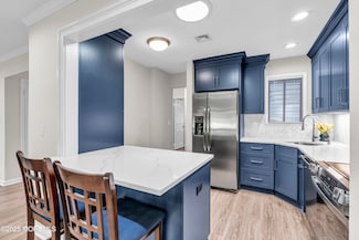 22 Claremont Ct Unit 33E, Red Bank, NJ 07701