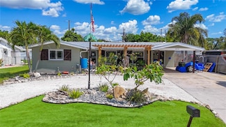 2912 Case Ave, Bradenton, FL 34207
