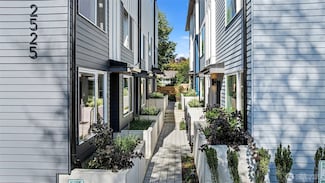 2527 29th Ave S Unit C, Seattle, WA 98144