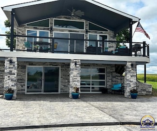 2C Kahola Rd, Council Grove, KS 66846