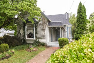 512 W Main St, Monticello, IL 61856