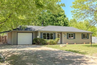 2404 Buttonwood Dr, Manhattan, KS 66502