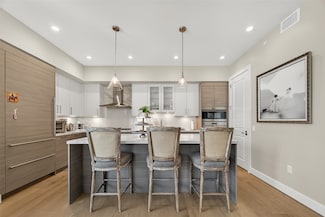 2047 Westcreek Ln Unit 608, Houston, TX 77027