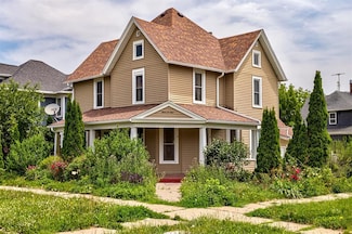 301 N 4th St, Marshalltown, IA 50158