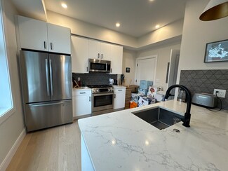 71 Border St Unit 401, Boston, MA 02128