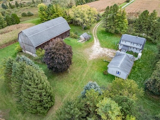 9916 Sherman Rd, Cedarburg, WI 53012