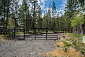 17255 Canvasback Dr, Bend, OR 97707