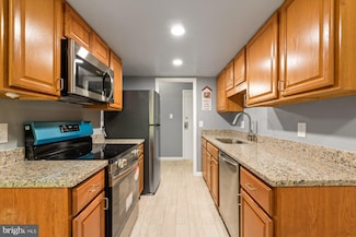 11631 Stoneview Squa Unit 12C, Reston, VA 20191