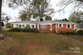 350 S Main Ave, Newton, NC 28658