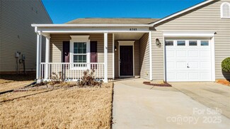 8705 Westhope St, Charlotte, NC 28216