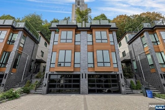 714 Undercliff Ave, Edgewater, NJ 07020